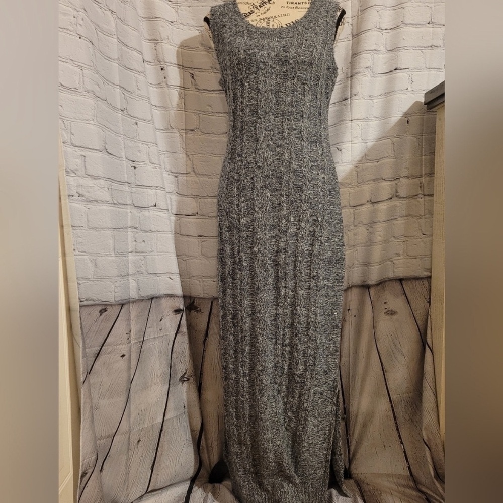 Romeo & Juliet Couture Gray Maxi Dress
